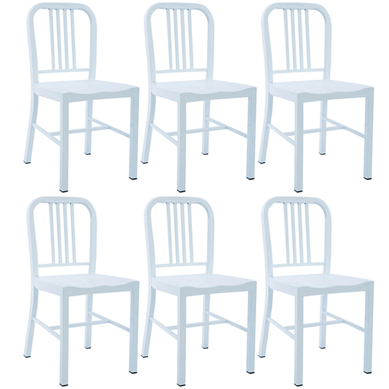 Chaise de salle à manger industrielle Windsor Back Side Atty avec des jambes en métal pour un usage domestique