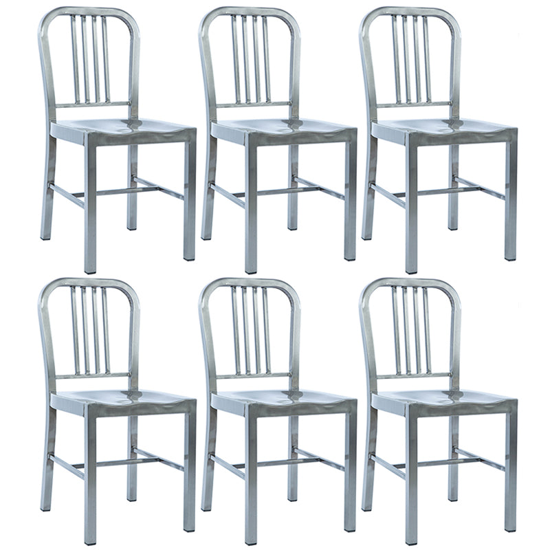 Chaise de salle à manger industrielle Windsor Back Side Atty avec des jambes en métal pour un usage domestique