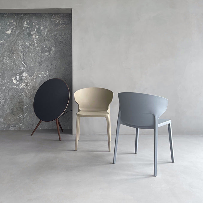 Contemporary Plastic Dining Chair 15.5'' Wide Wingback Side Chair for Home Use