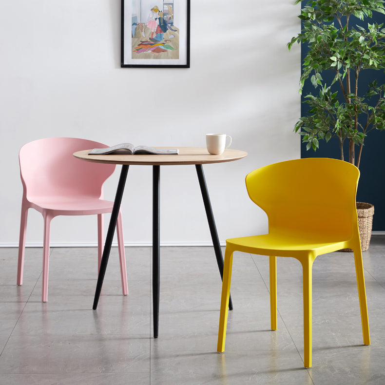 Contemporary Plastic Dining Chair 15.5'' Wide Wingback Side Chair for Home Use