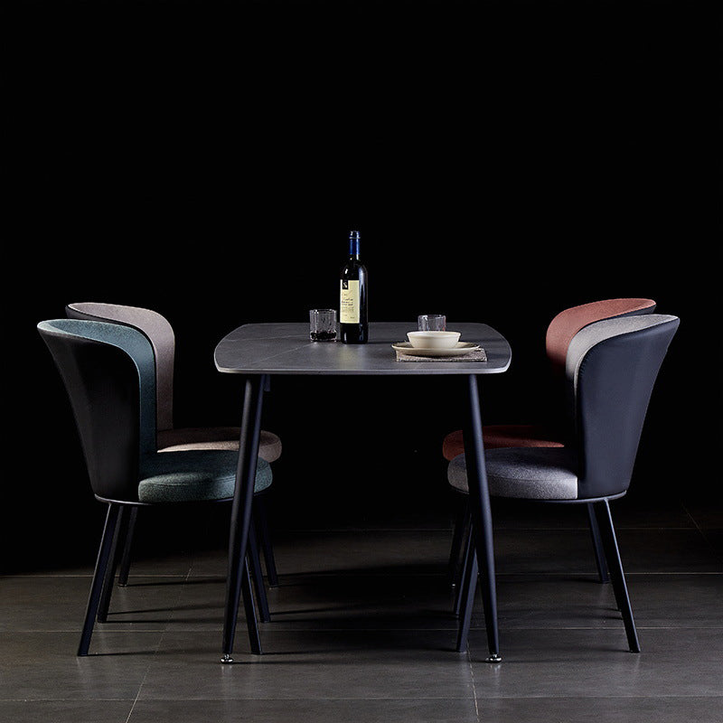 Chaises sans bras à dossier solide rembourrées par chaise latérale de salle à manger en cuir moderne