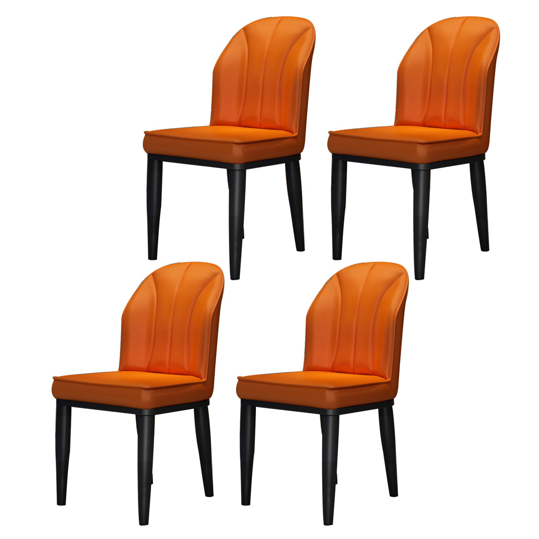 La salle à manger contemporaine en métal préside les chaises latérales à oreilles de finition métallique