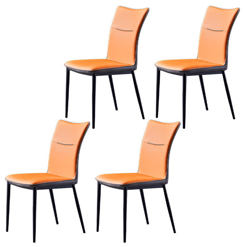Chaise latéral de maison Scandinave Metal Solid Back 17.7 '' Chaise de restauration de large avec des jambes noires