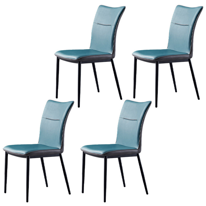 Chaise latéral de maison Scandinave Metal Solid Back 17.7 '' Chaise de restauration de large avec des jambes noires