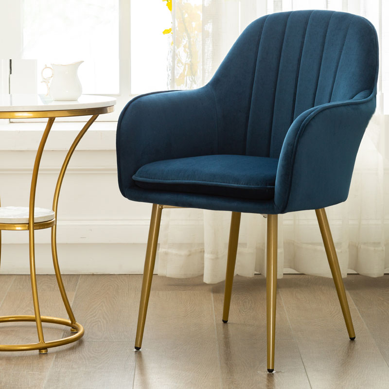 Chaise de salle à manger Glam, chaise à dossier solide de 23 po de large avec 4 pieds en métal pour un usage domestique