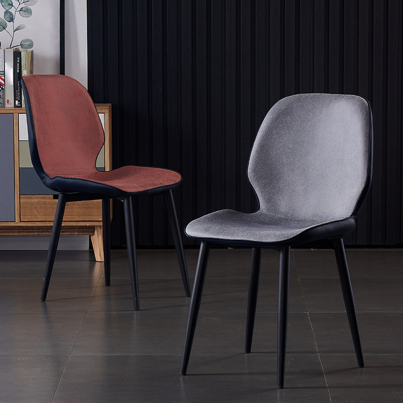 Chaises de salle à manger sans accoudoirs en cuir modernes, chaise latérale à oreilles avec pieds noirs