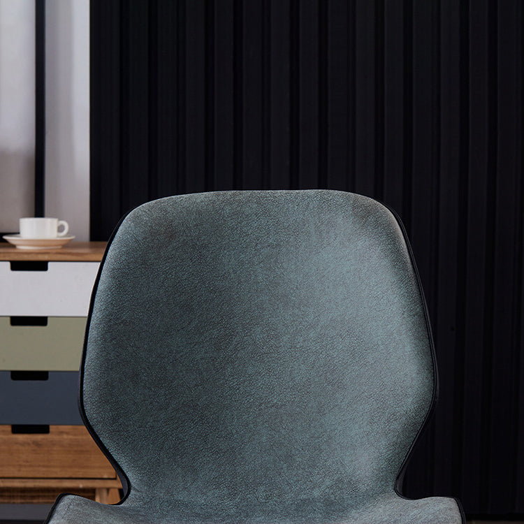 Chaises de salle à manger sans accoudoirs en cuir modernes, chaise latérale à oreilles avec pieds noirs