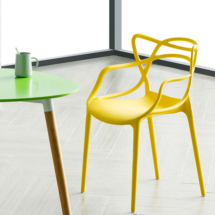 Chaise latérale de salle à manger à dossier ouvert en plastique nordique 33" H dinant la chaise pour le restaurant