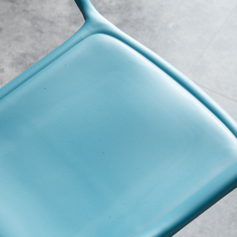 Chaise de fauteuil en plastique contemporain Open Danding Dining Dining Side Claid for Kitchen