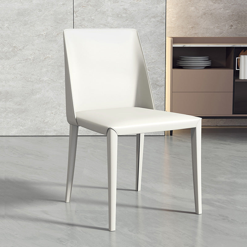 Chaise latérale d'hôtel de style moderne en cuir de selle, finition mate, chaise de salle à manger Parsons