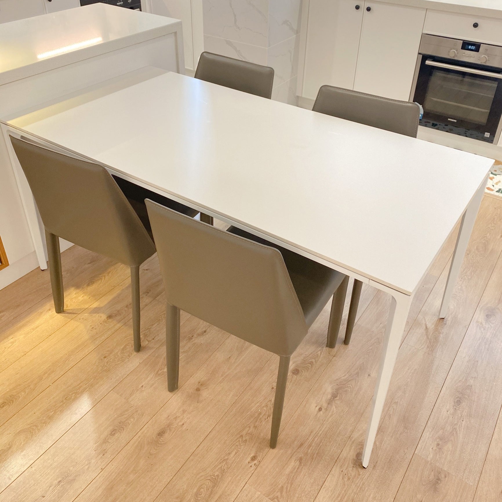 Contemporary Sintered Stone Top Kitchen Dining Set Rectangle Shape Standard Dining Set in White