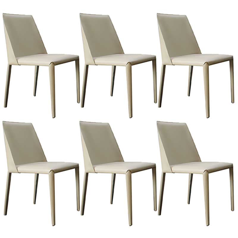 Chaise contemporaine à dossier solide, chaise en cuir de 18 pouces de large avec 4 pieds en métal pour la maison