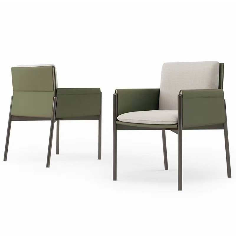 Chaise de salle à manger contemporaine en métal, chaise de salle à manger carrée au fini mat avec pieds noirs