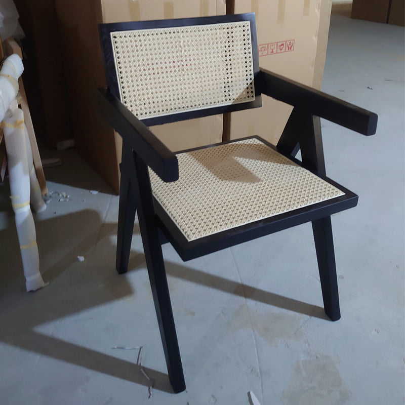 Cuisine en bois de frêne de style moderne dinant la chaise latérale de salle à manger arrière ouverte de chaises