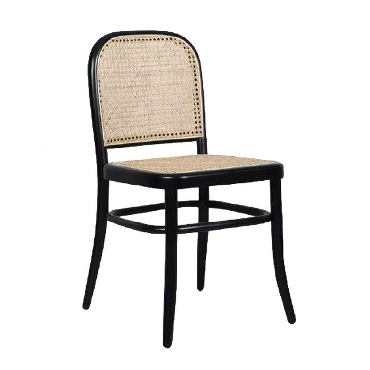 Cuisine contemporaine ouvrant le dossier de la chaise d'appoint de salle à manger en bois massif