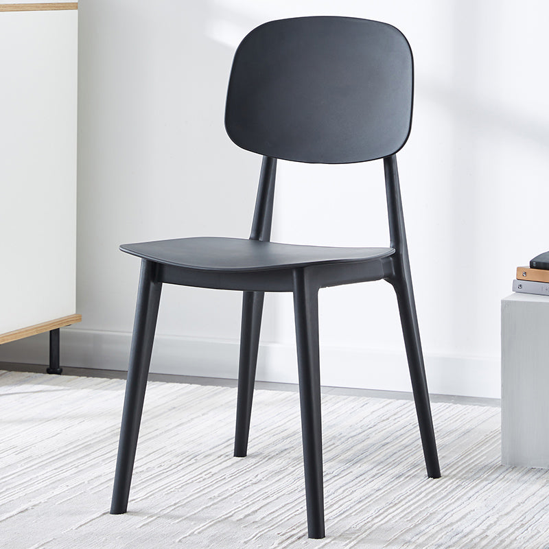 Chaise de salle à manger contemporaine en plastique, finition mate, chaise latérale de salle à manger à dossier ouvert