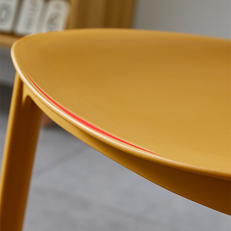 Chaise de salle à manger contemporaine en plastique, finition mate, chaise latérale de salle à manger à dossier ouvert
