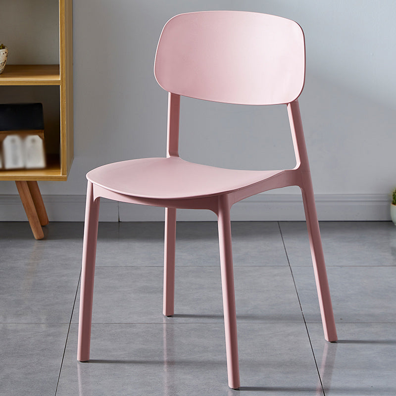 Chaise de salle à manger contemporaine en plastique, finition mate, chaise latérale de salle à manger à dossier ouvert