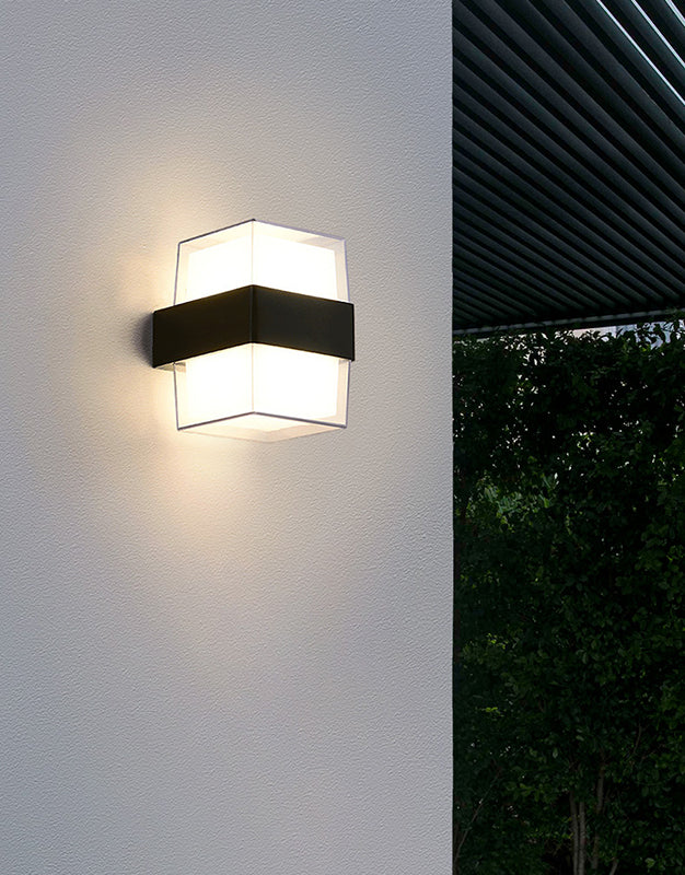 Minimalist Waterproof Outdoor Light Fixture Warm Wall Lighting Fixtures in Black