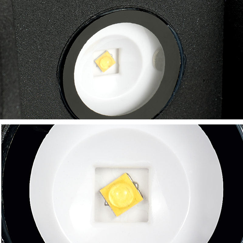 Prononi murali minimalisti contemporanei su e giù per il corridoio del portico