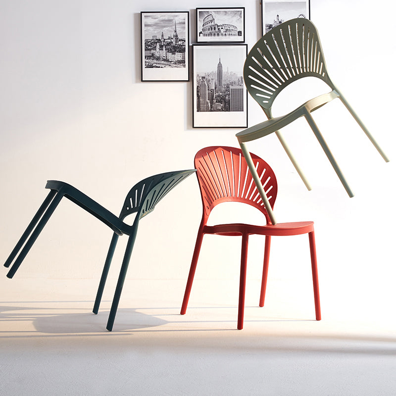 Chaise latérale arrière en plastique moderne Windsor 33" H dinant la chaise pour le restaurant