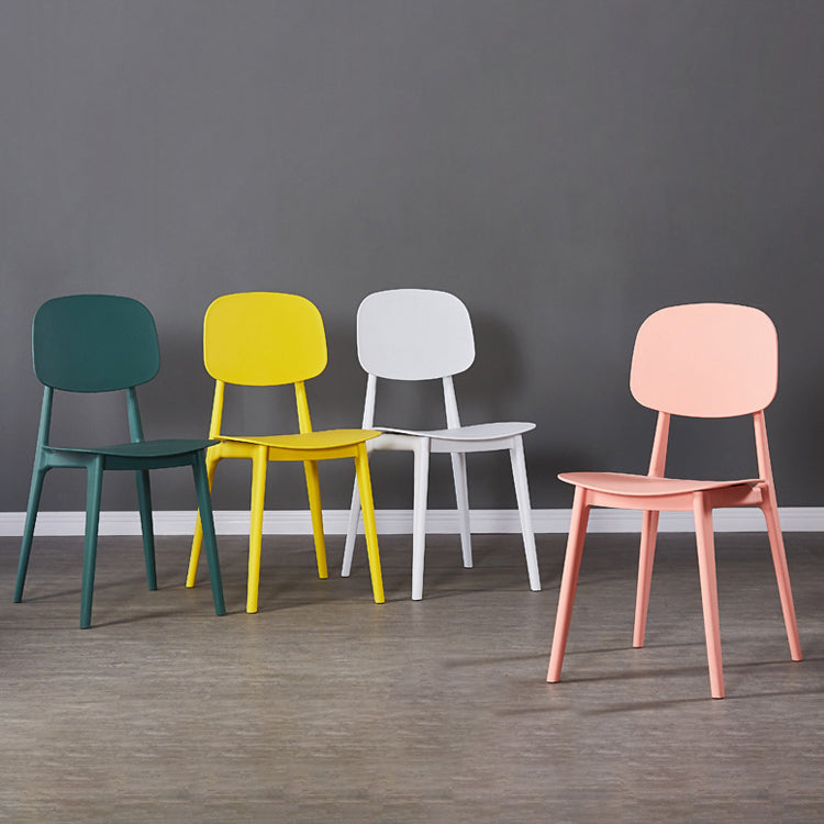Cuisine moderne dinant la chaise latérale en plastique ouvrant la chaise latérale de salle à manger arrière