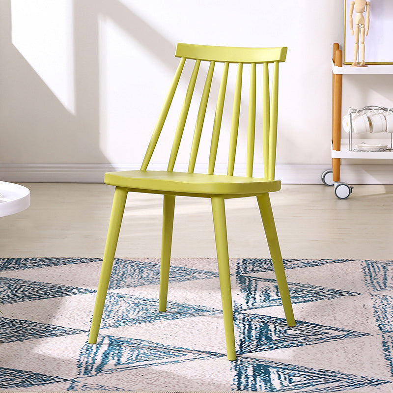 Chaise en plastique intérieure moderne