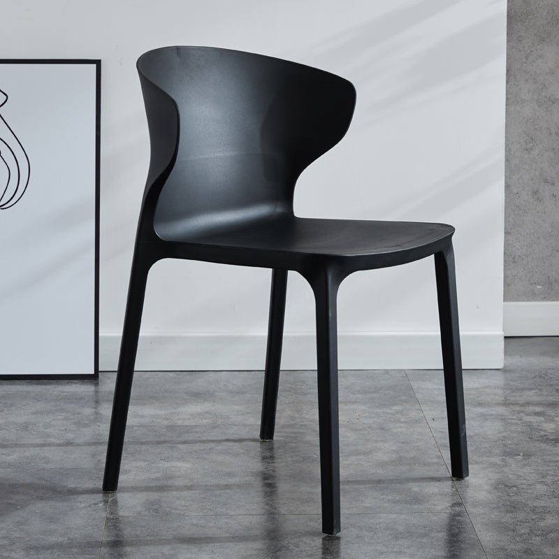 Chaise de salle à manger empilable en plastique à oreilles de fauteuil contemporain à la maison