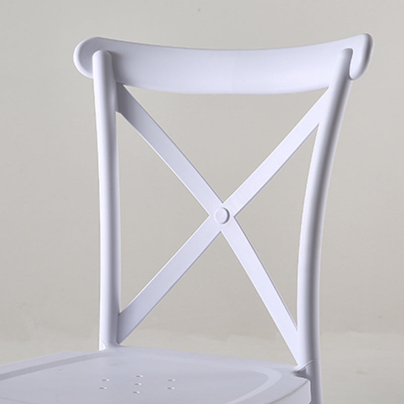 Chaise de salle à manger en plastique de style moderne, chaise latérale à dossier croisé de 17 pouces de large pour la cuisine