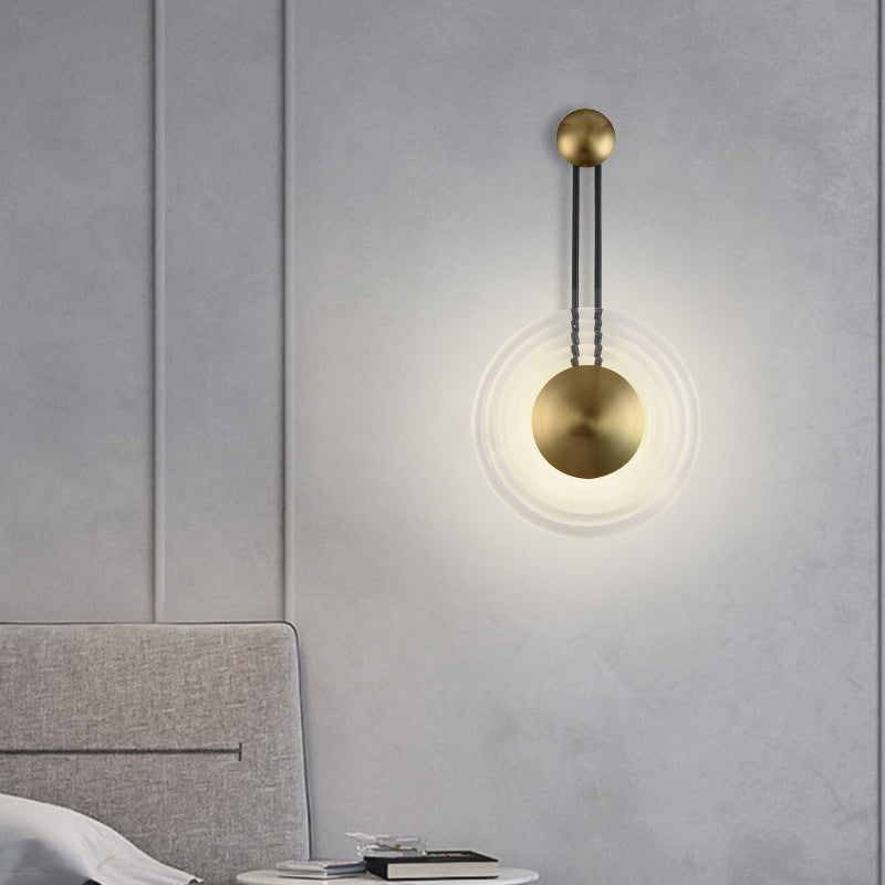Lámpara de pared LED circular dorada en moderna luz de pared de hierro de electroplacas de estilo creativo para dormitorio
