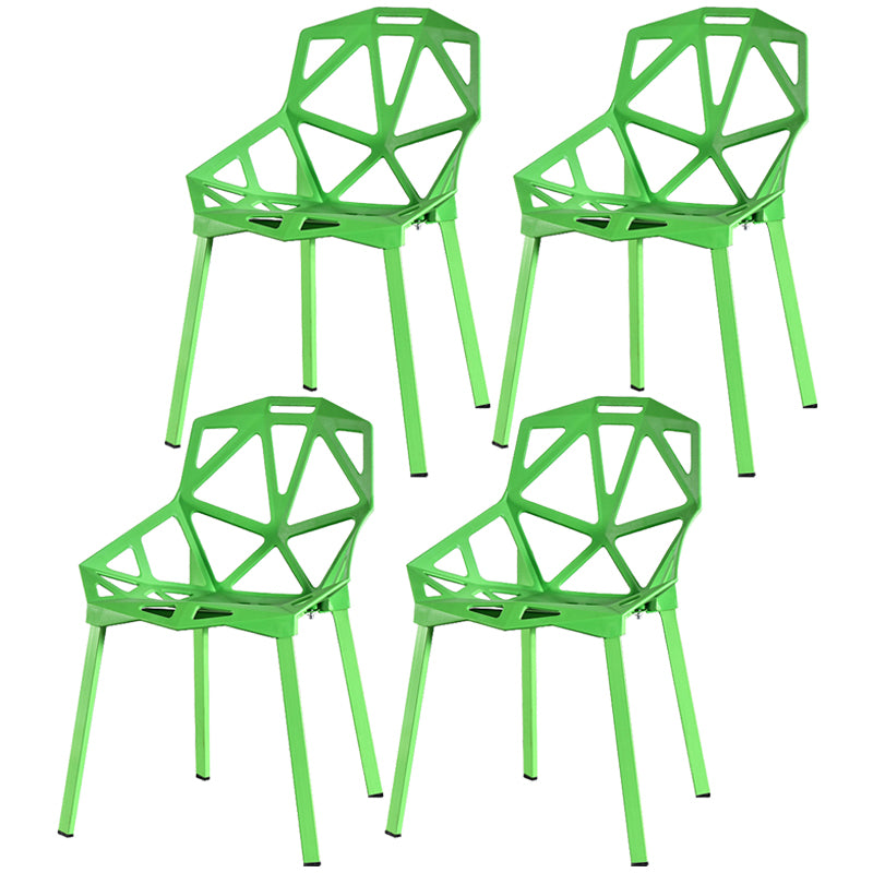 Chaise de salle à manger sans bras en plastique contemporain chaise latéral croisée pour usage à domicile