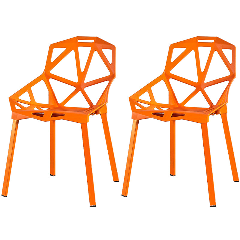 Chaise de salle à manger sans bras en plastique contemporain chaise latéral croisée pour usage à domicile