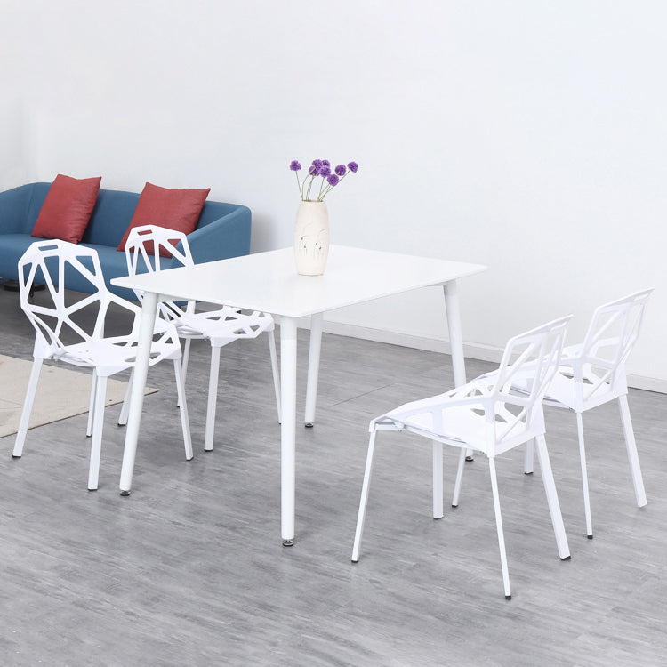 Chaise de salle à manger sans bras en plastique contemporain chaise latéral croisée pour usage à domicile