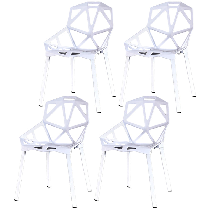 Chaise de salle à manger sans bras en plastique contemporain chaise latéral croisée pour usage à domicile