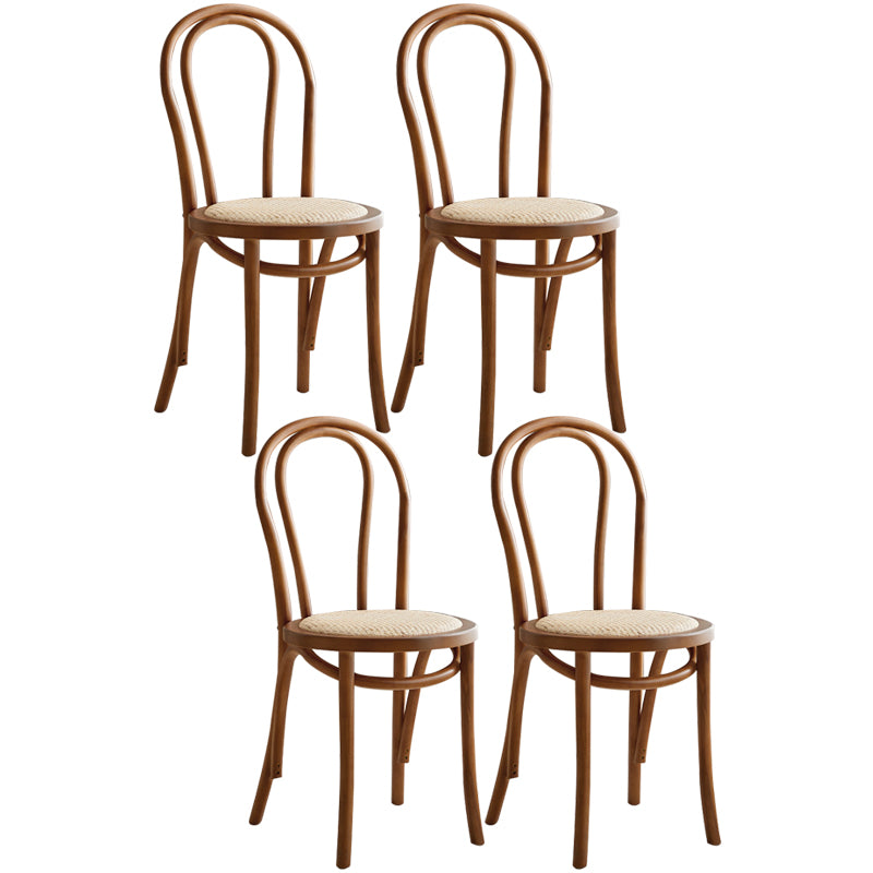 La salle à manger traditionnelle en bois massif préside les chaises latérales arrière mates de Windsor de finition