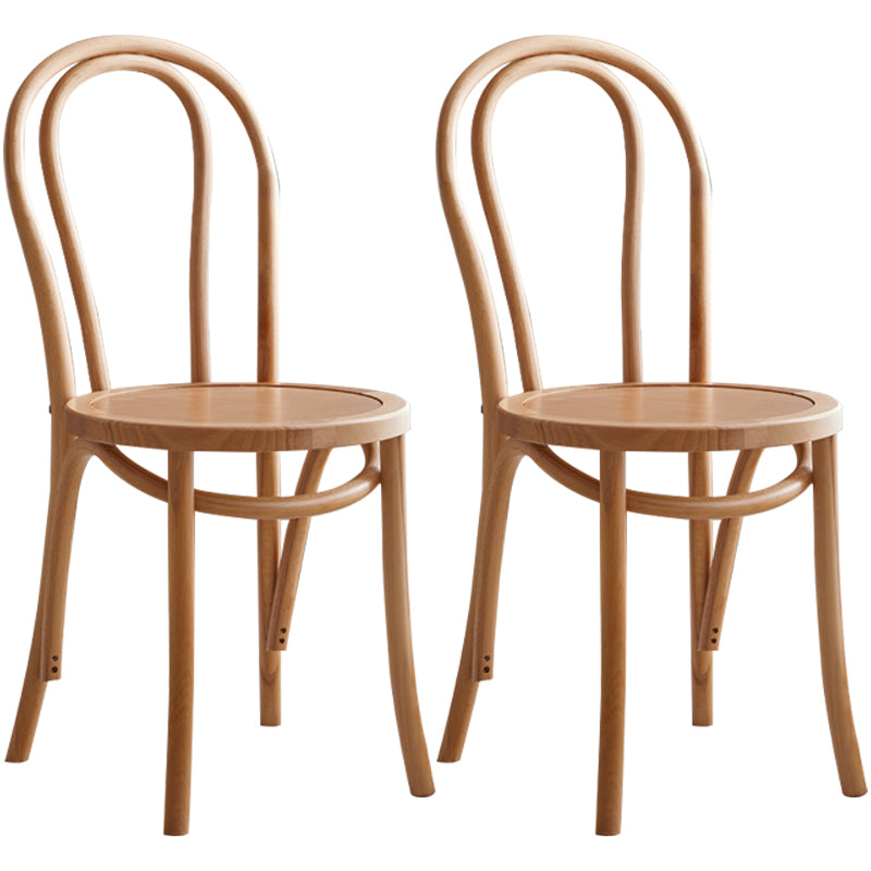 La salle à manger traditionnelle en bois massif préside les chaises latérales arrière mates de Windsor de finition