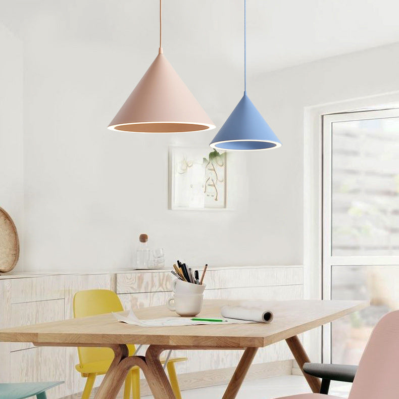 Triangle Metal Hanging Pendant Lamp 1-Light Modern Style Pendant Ceiling Lights