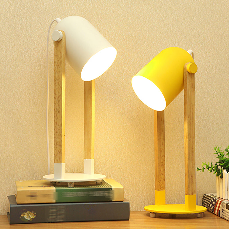 Macaron Simplicity Bell Lampada da tavolo Lampada metallizzata per camera da letto con supporto a penna