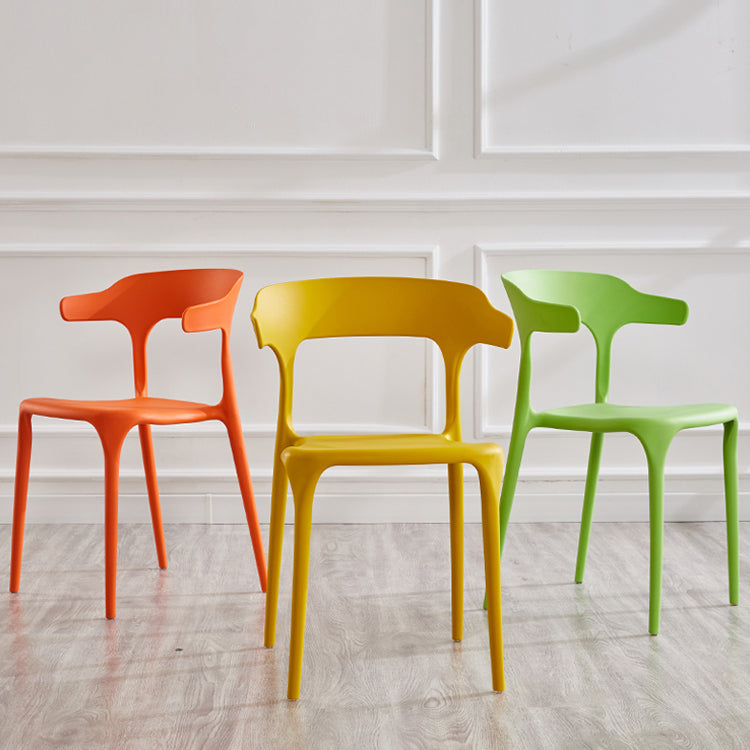 Chaises latérales en plastique contemporaines modernes chaises de salle à manger à dos ouvert multicolores
