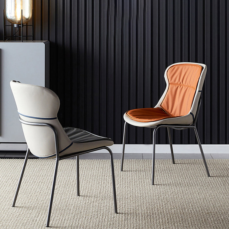 Chaises de salle à manger latérales en cuir Chaise latérale à oreilles rembourrée moderne avec pieds en métal