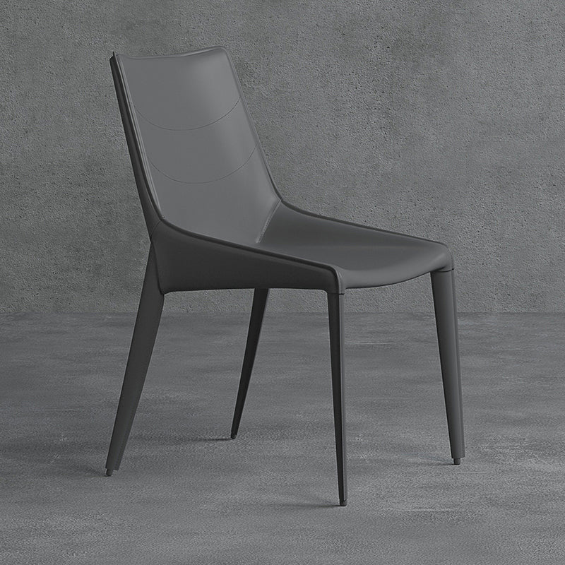 Chaise de salle à manger contemporaine en simili cuir, finition mate, dossier solide
