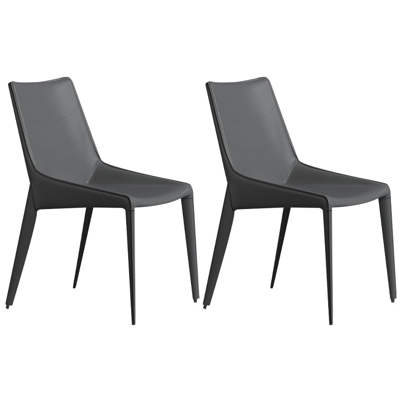 Chaise de salle à manger contemporaine en simili cuir, finition mate, dossier solide