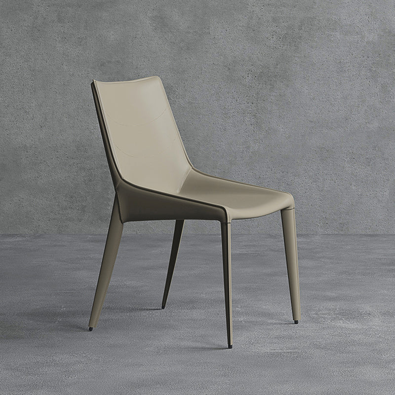 Chaise de salle à manger contemporaine en simili cuir, finition mate, dossier solide