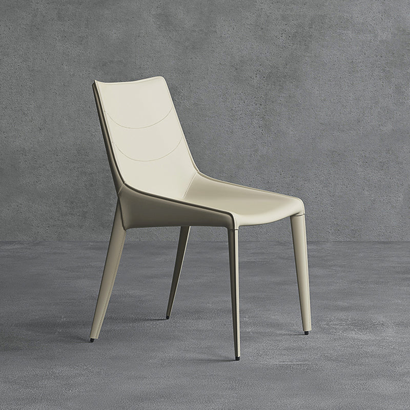Chaise de salle à manger contemporaine en simili cuir, finition mate, dossier solide