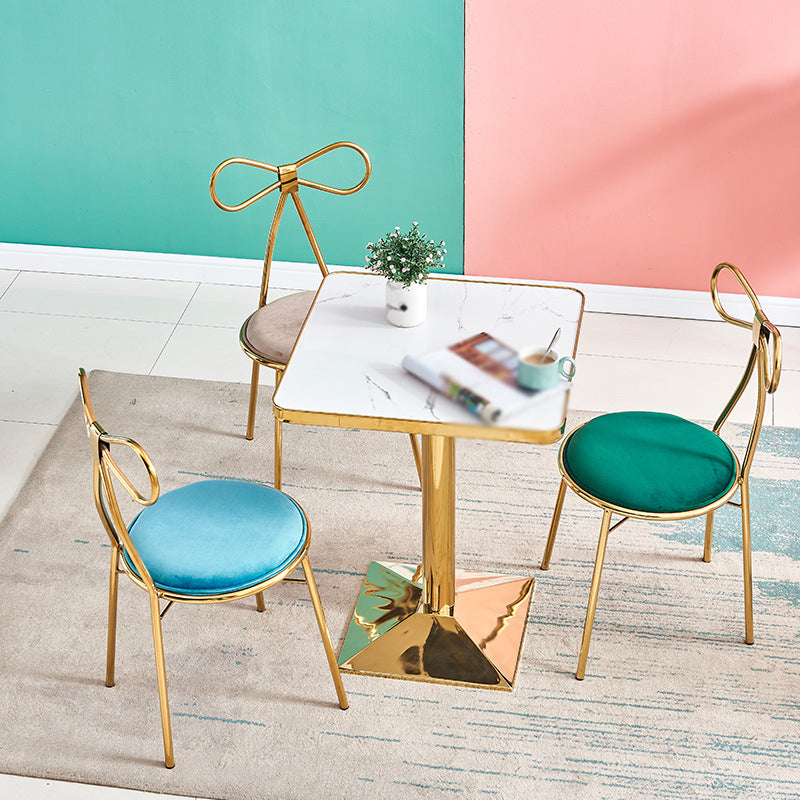 Chaise d'appoint en métal de style Glam, chaise de salle à manger à dossier ouvert avec pieds dorés pour un usage domestique