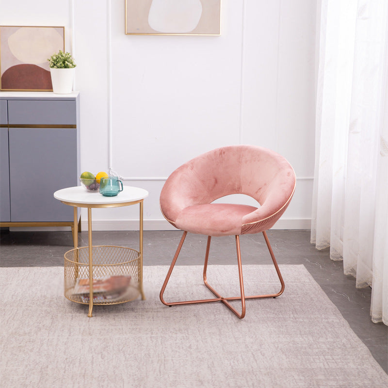 Cuisine en métal minimaliste dinant la chaise latérale ouvrant la chaise latérale de salle à manger arrière