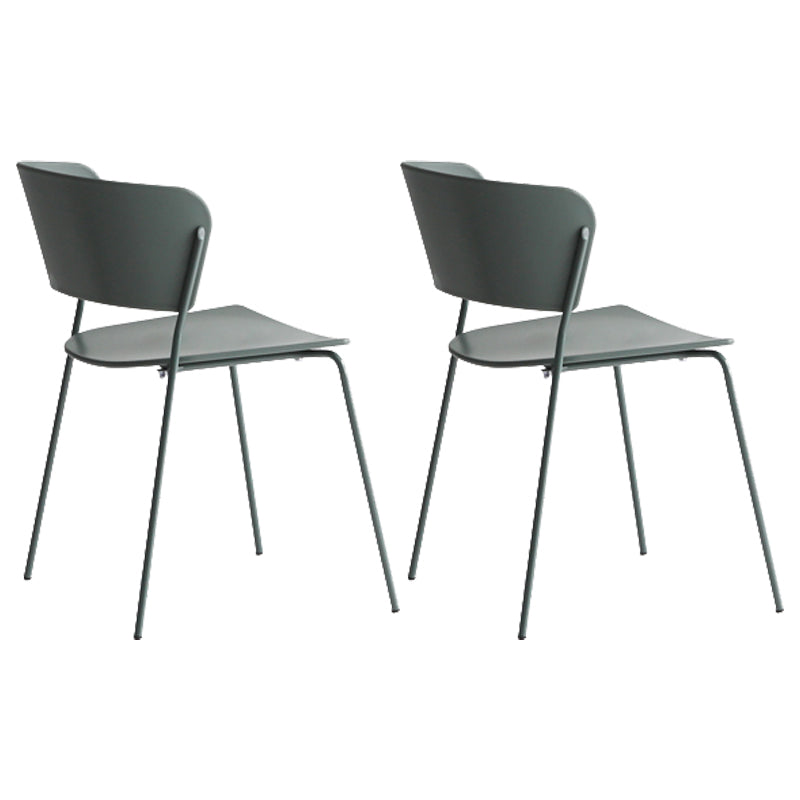 Chaise de salle à manger contemporaine, chaise latérale à dossier ouvert avec pieds en métal pour un usage domestique