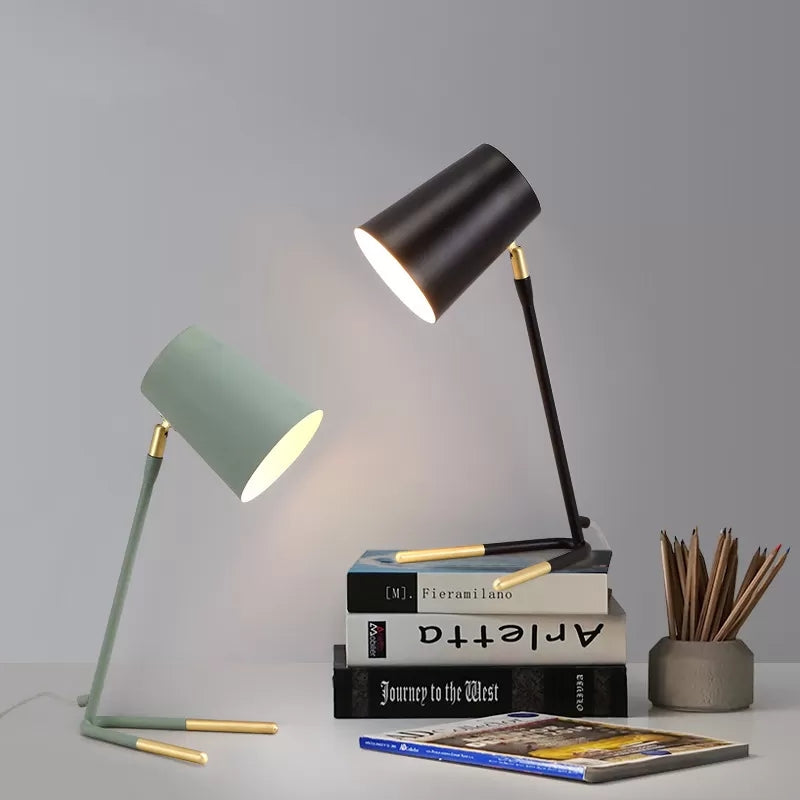 1 Light Bucket Desk Light with Plug In Cord Nordic Metal Small Table Light for Study Room