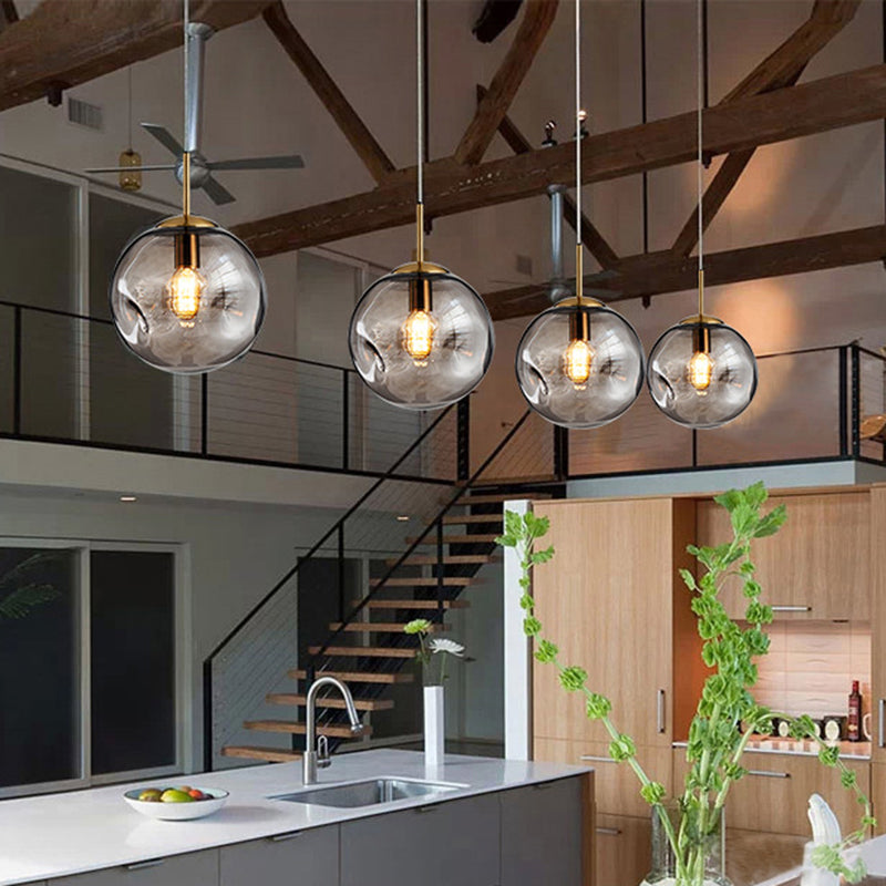 Moderne künstlerische Innenhängung Hängende Lampe mit Schmiedeeisen -Globus mit Glasschatten