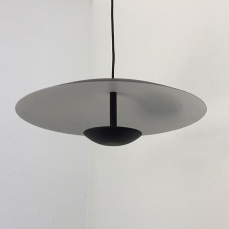 Luce a ciondolo interno minimalista, illuminazione a sospensione in metallo piatto in metallo a 1 luce